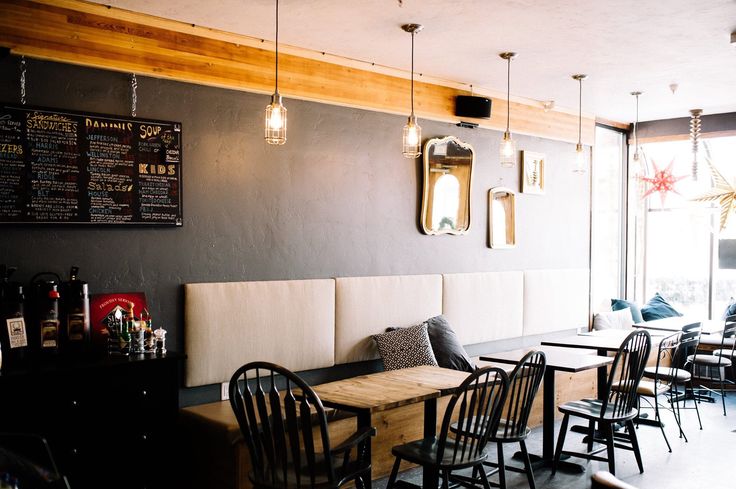 Crown-Coffee-Bar-Lounge